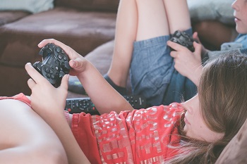 Internet, Juegos de azar, Adicción, Salud, Física, Cuerpo, Descuido, Riesgo, Comer, Sueño, Trastorno, Privación, Necesidades